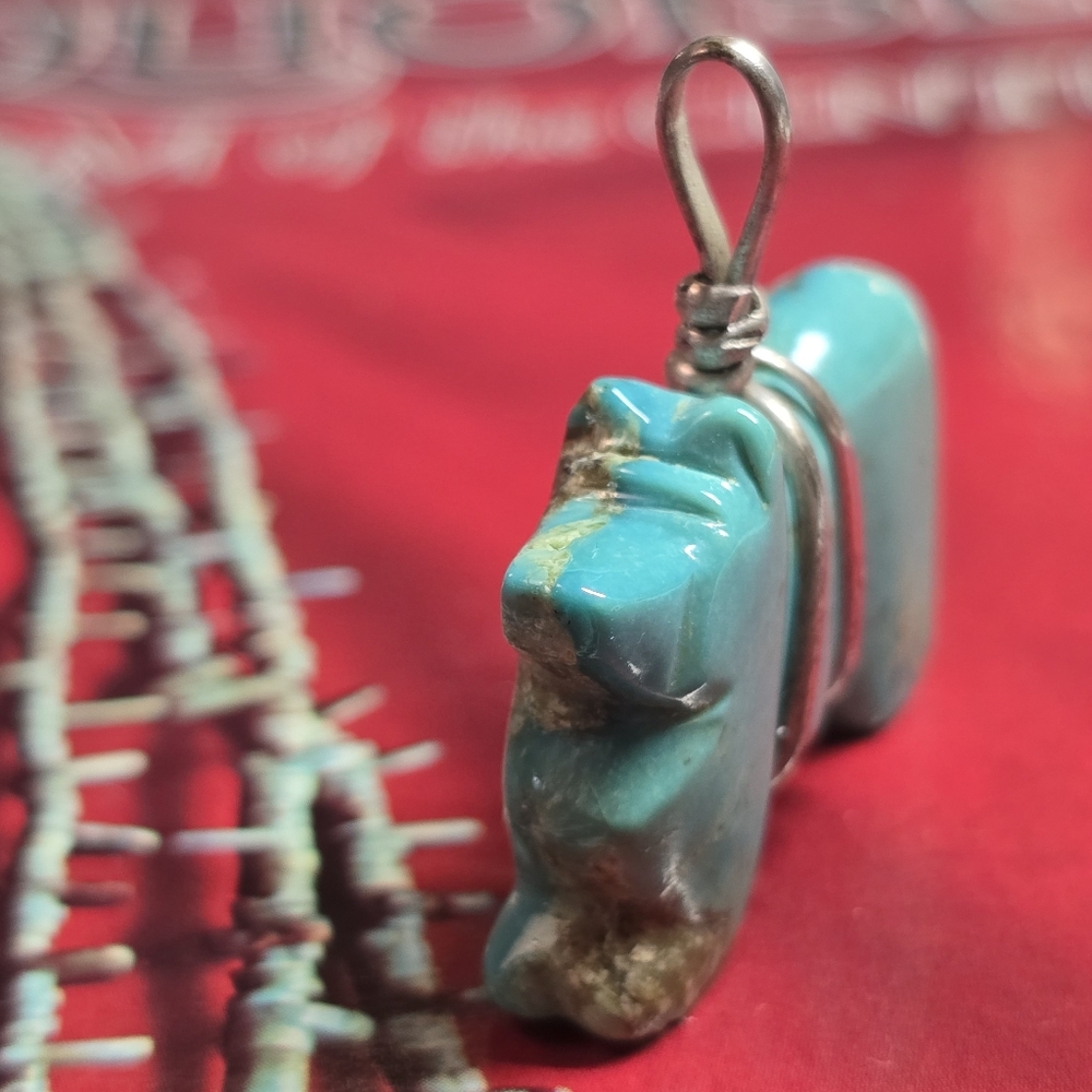 Native American Zuni Carved Turquoise Bear Fetish, Sterling Silver Pendant - Picture 4 of 5